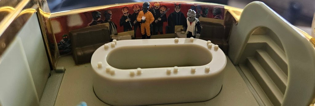 Star Wars Micro Machines C-3PO Cantina Transforming Playset w/ 4 Original Figures