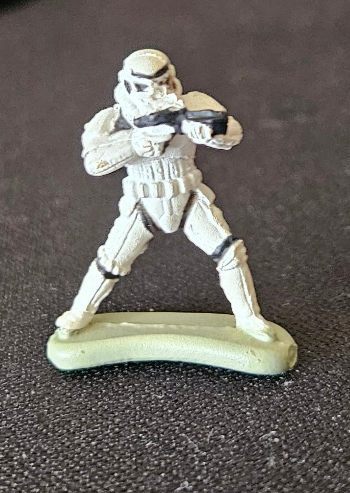Stormtrooper w/ blaster