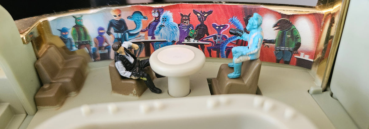 Star Wars Micro Machines C-3PO Cantina Transforming Playset w/ 4 Original Figures