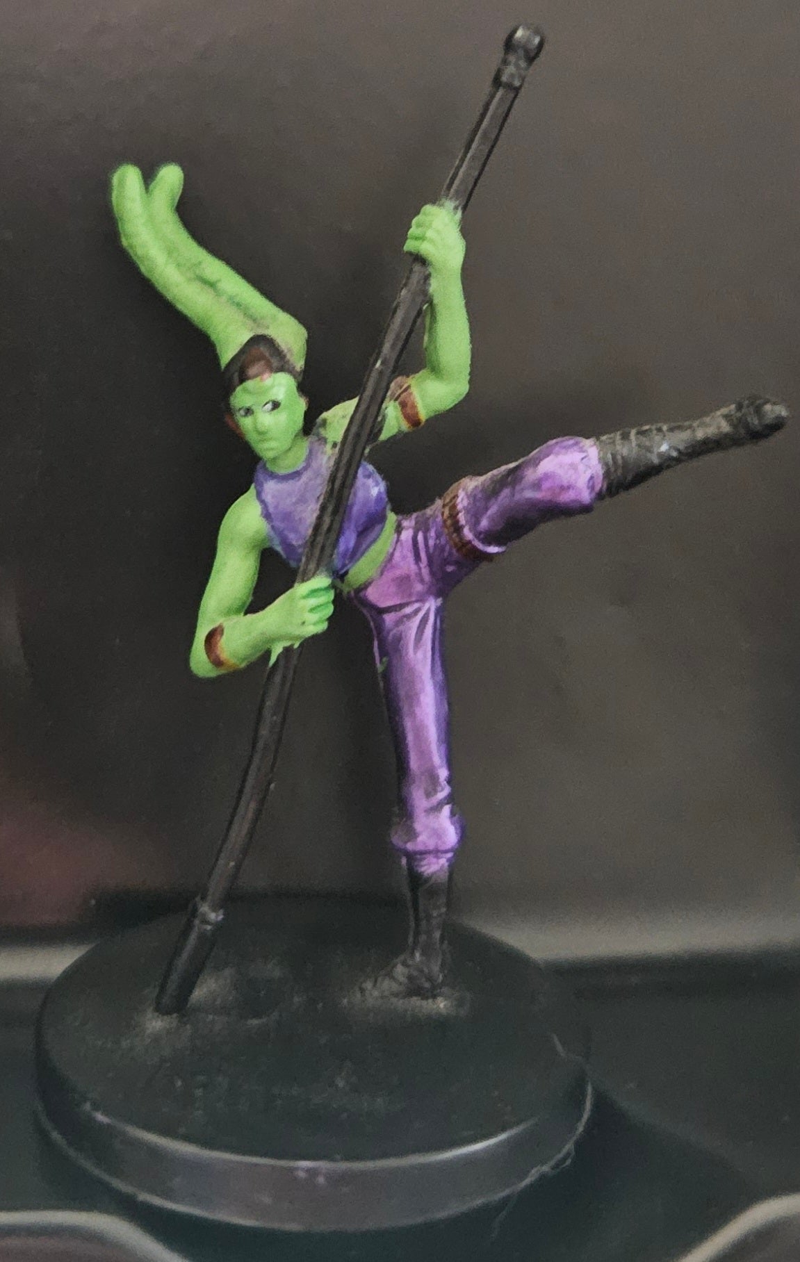 Twi’lek Bodyguard Miniature
